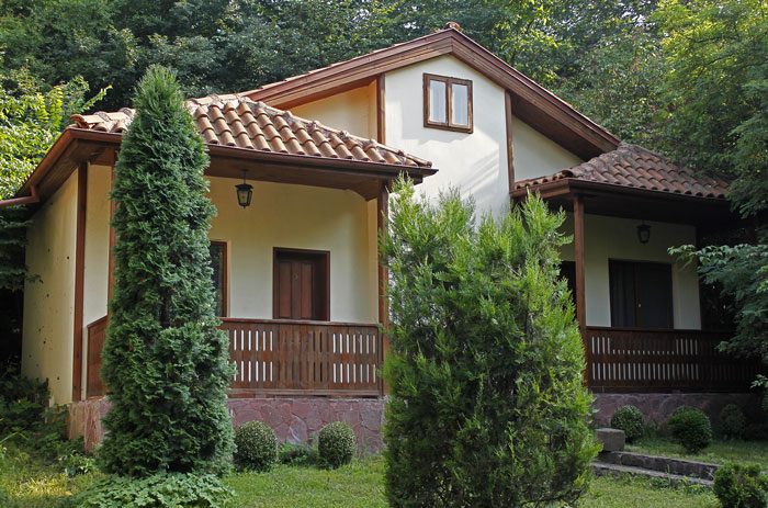 2houses2