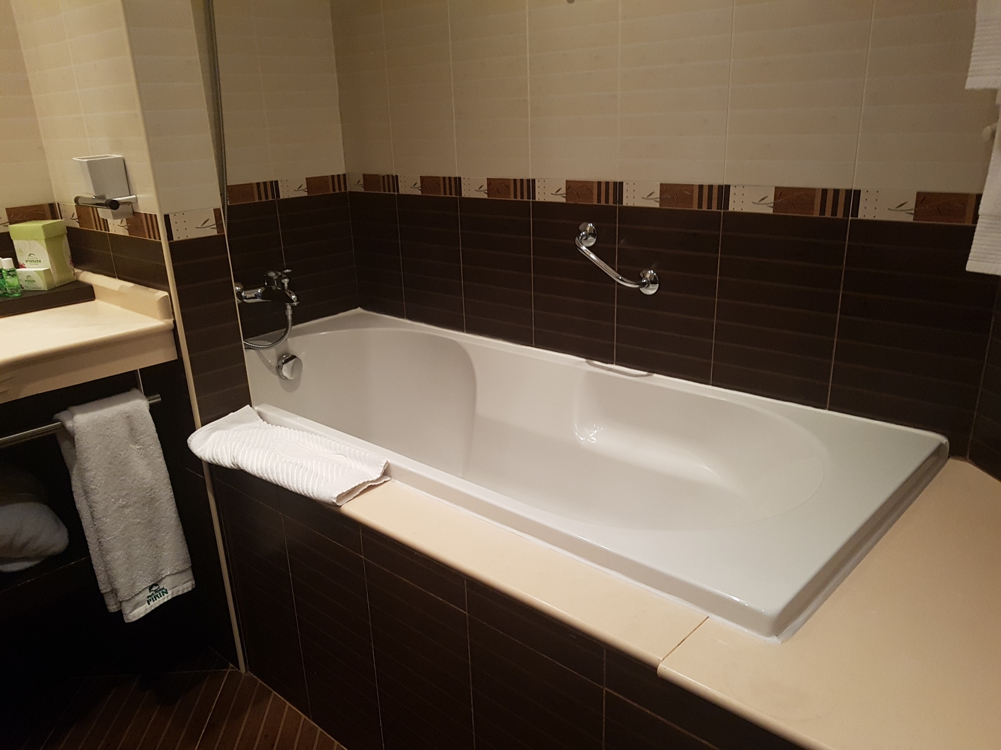4bathroom