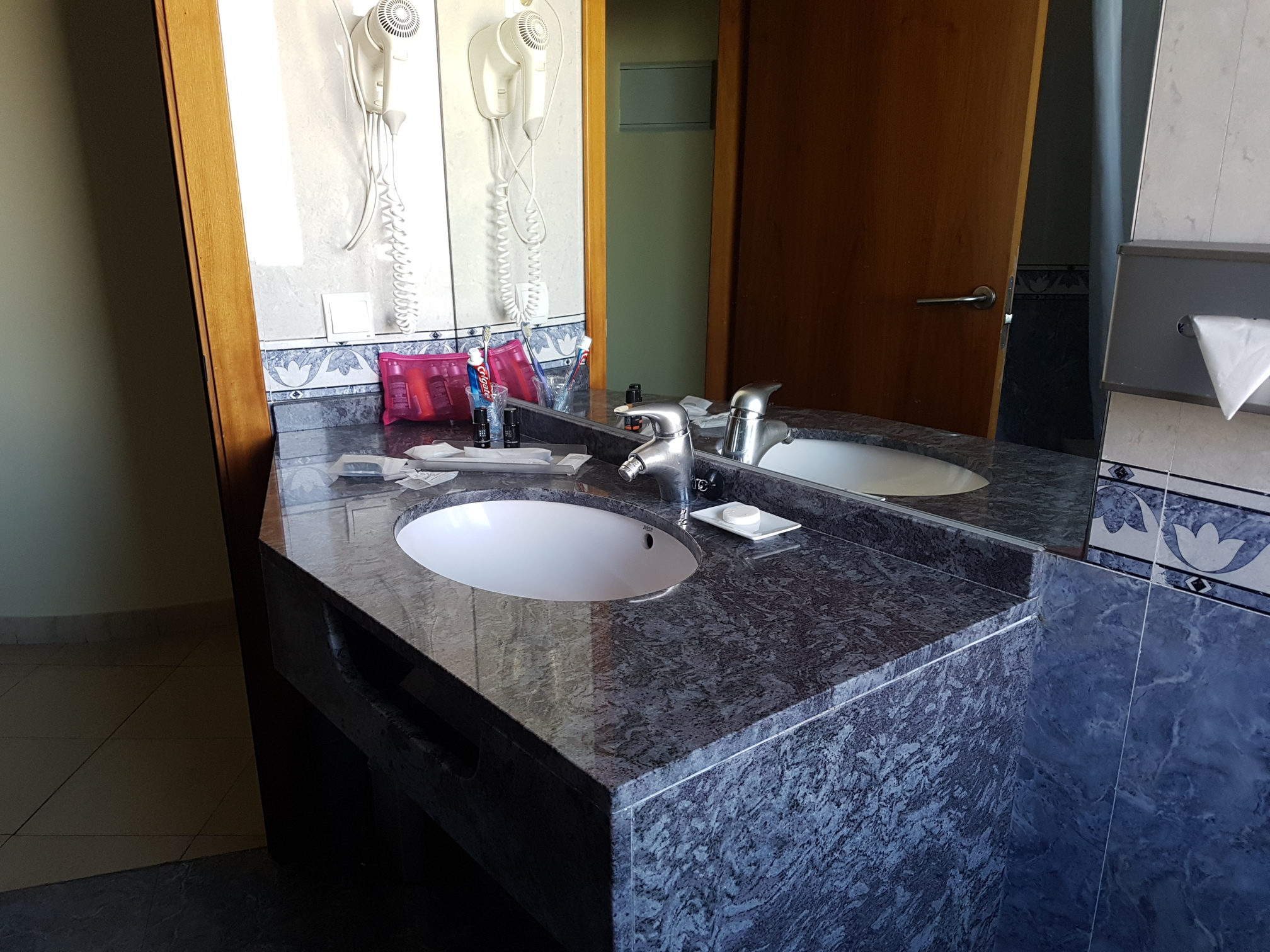 Mbathroom2