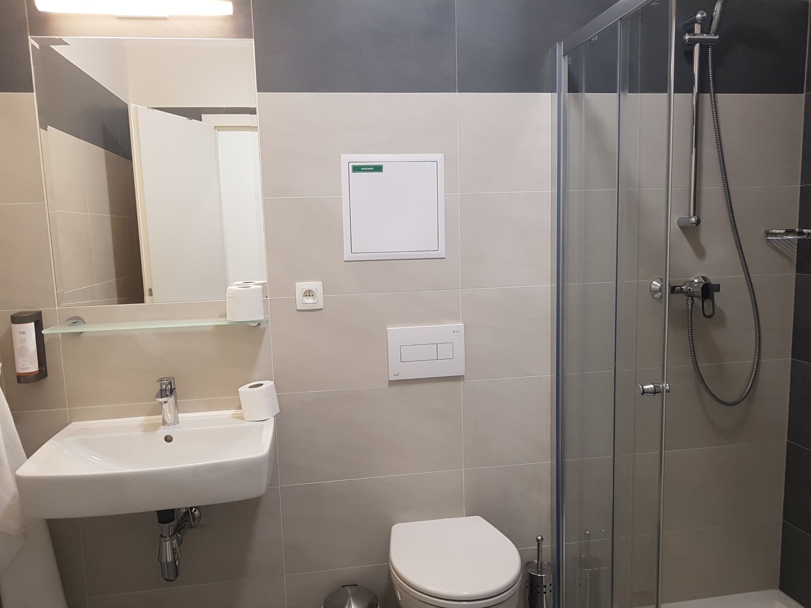 Cbathroom2