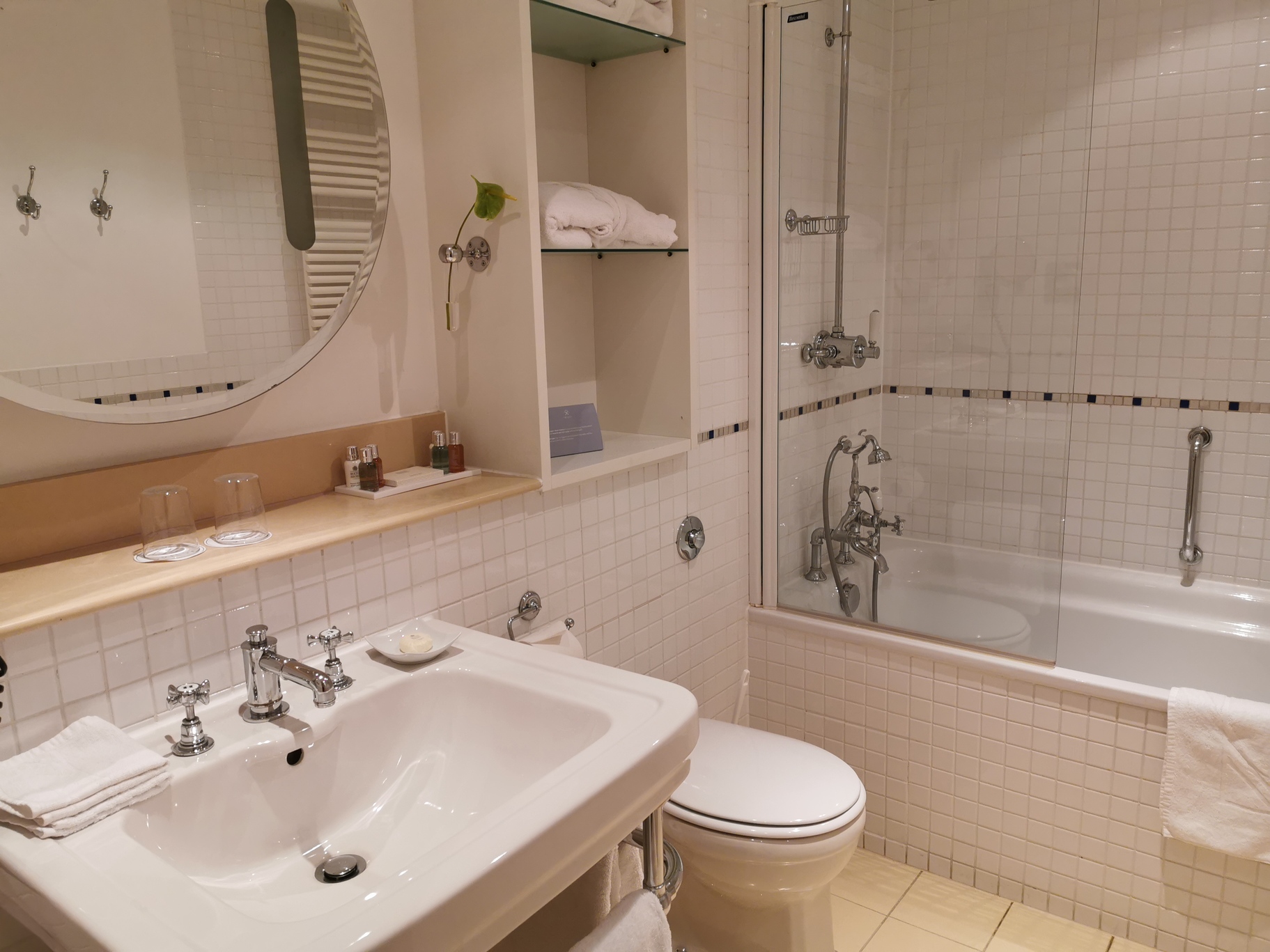4bathroom